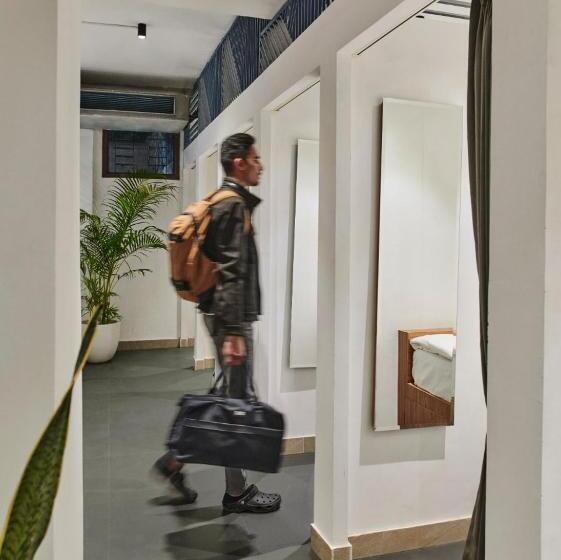 Capsule, Letsbunk Poshtel