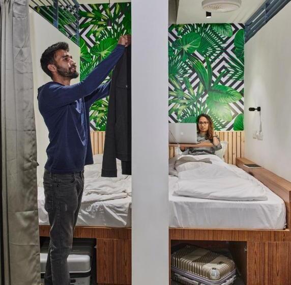 Capsule, Letsbunk Poshtel