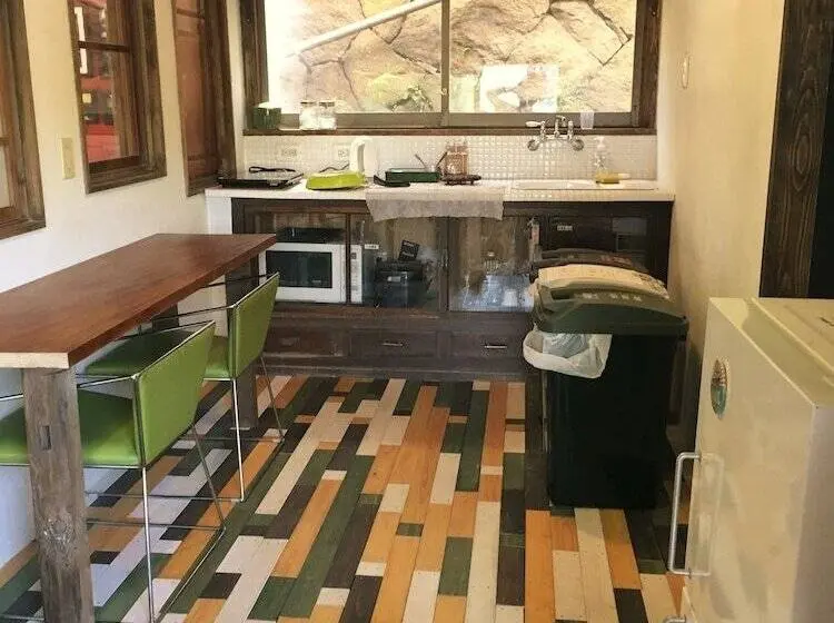 ルームシェアのワンベッド, Onomichi Guest House Miharashitei