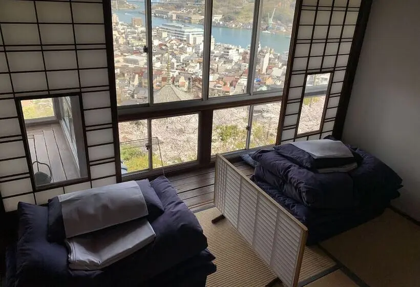ルームシェアのワンベッド, Onomichi Guest House Miharashitei
