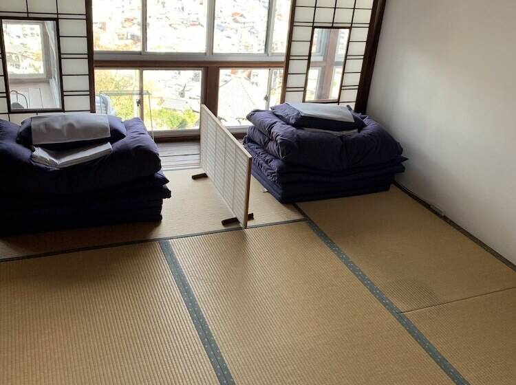 공동 객실, Onomichi Guest House Miharashitei