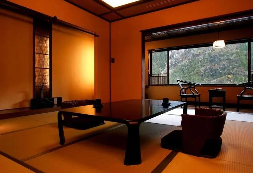 スーペリアールーム, Sanrakuen