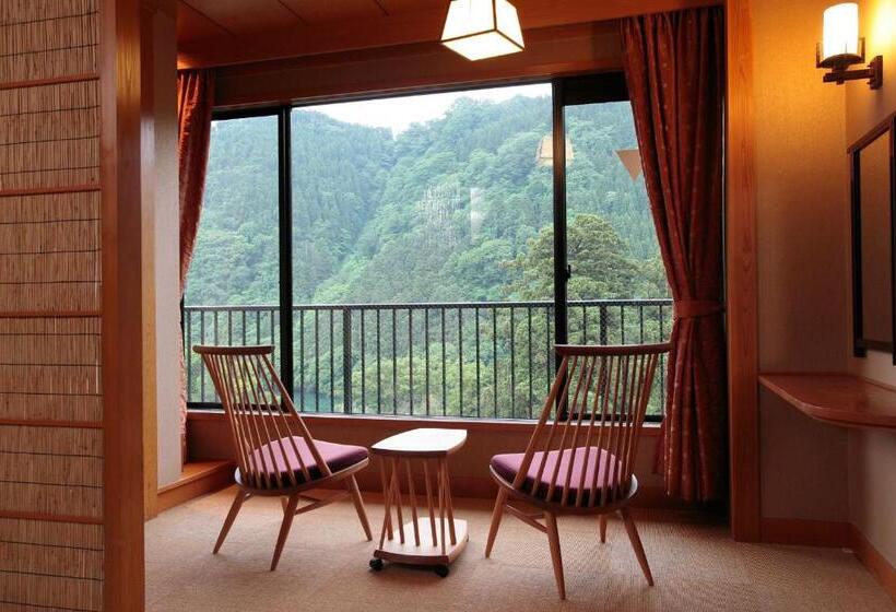 スーペリアールーム, Sanrakuen