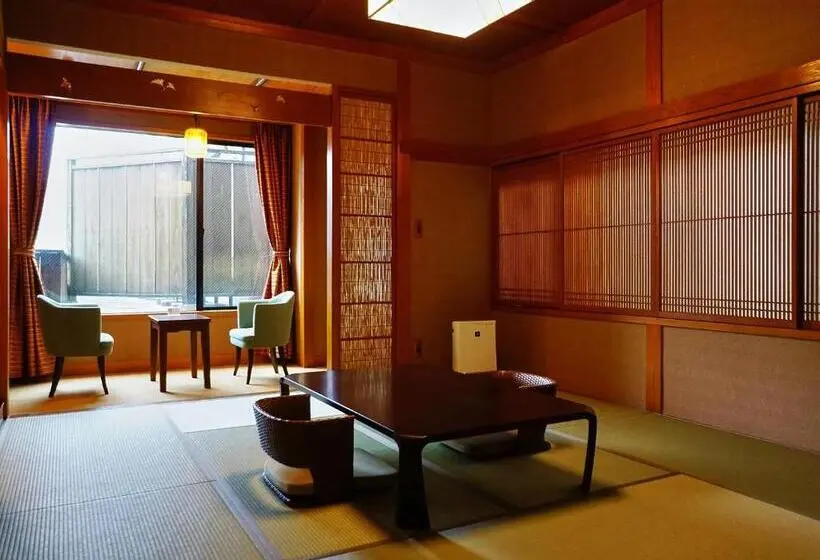 スタンダード４人部屋, Sanrakuen