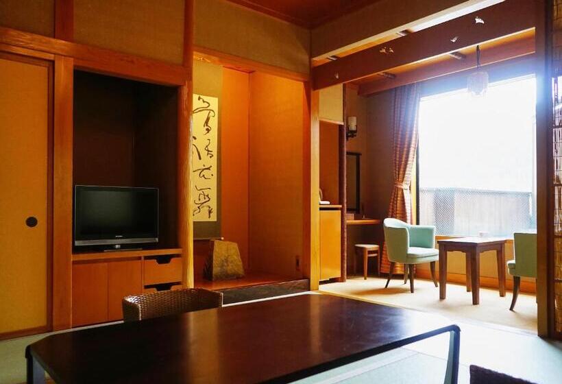 スタンダード４人部屋, Sanrakuen