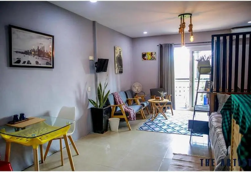 اتاق لوکس با بالکن, The Artist Residence