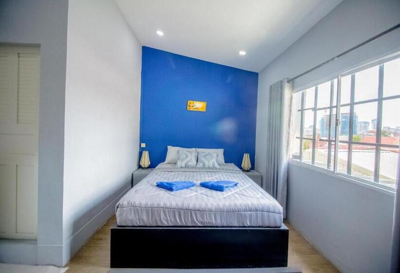 חדר סטנדרט, The Artist Residence