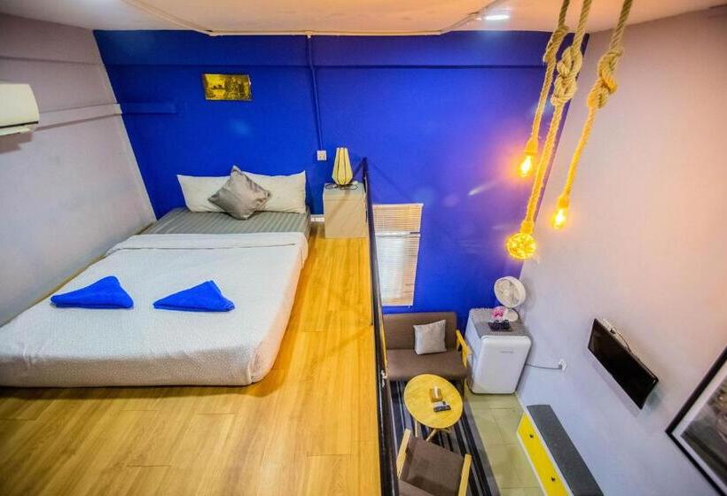 חדר דופלקס, The Artist Residence