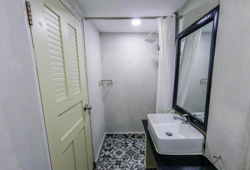 חדר דלוקס עם מרפסת, The Artist Residence