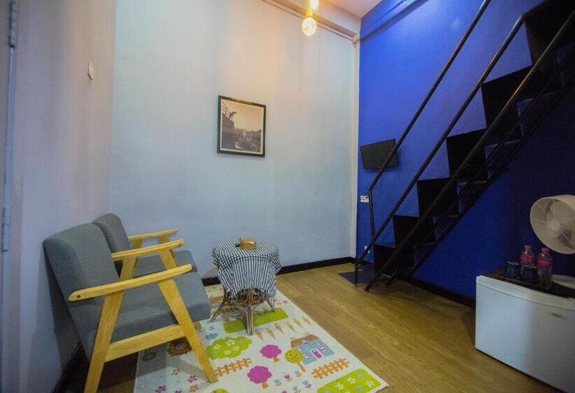 ドゥプレックスルーム, The Artist Residence