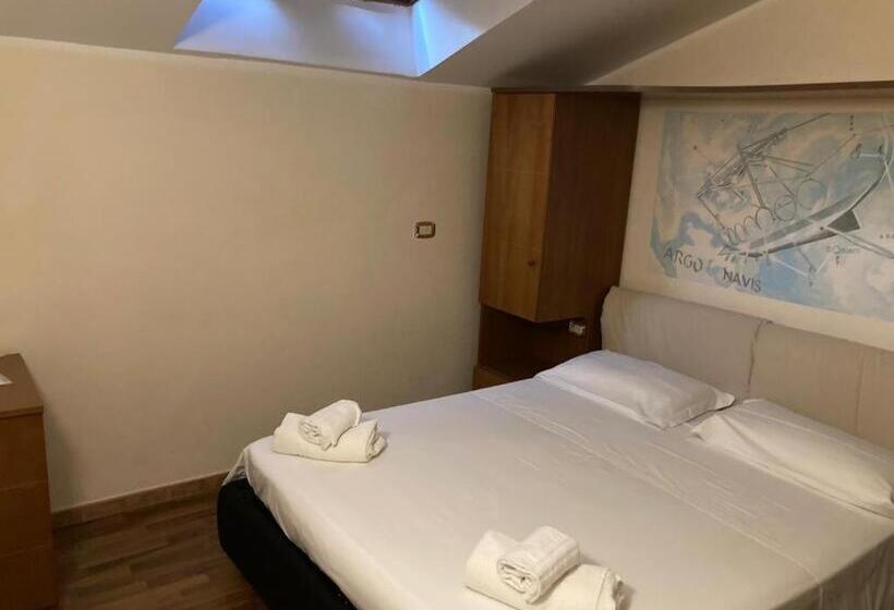 غرفة دور أخير, Villa Cerelis