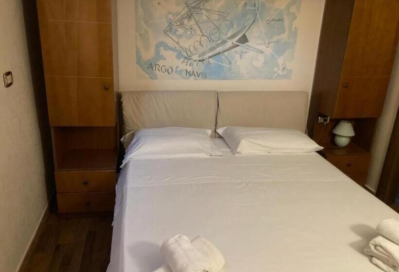 غرفة دور أخير, Villa Cerelis