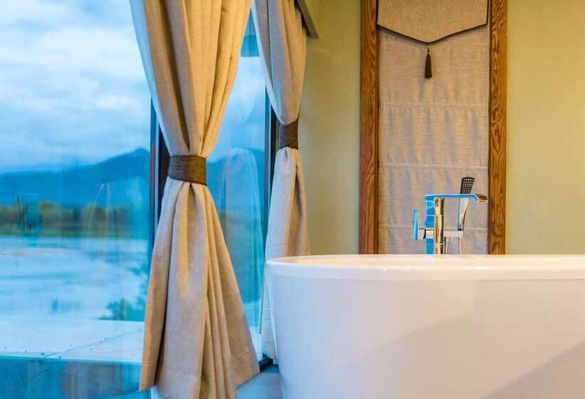 جناح ديلوكس, Walden Lugu Lake Zen Retreat