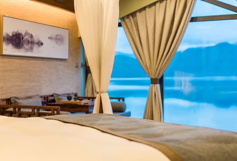 جناح ديلوكس, Walden Lugu Lake Zen Retreat