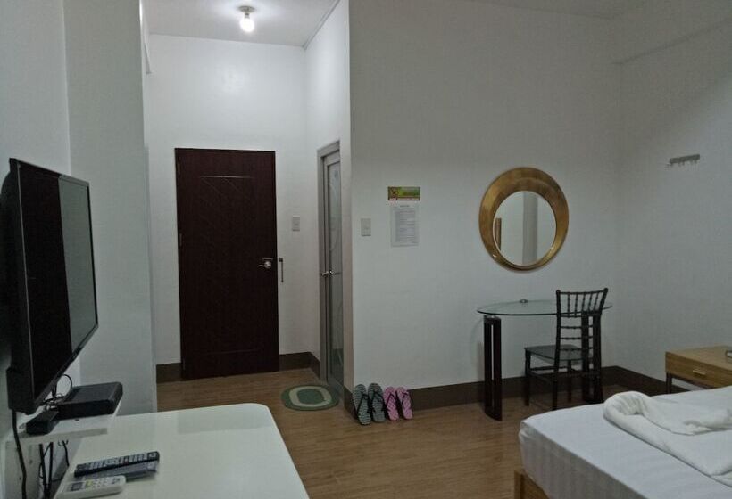 חדר משפחתי, Meaco Hotel   Anilao