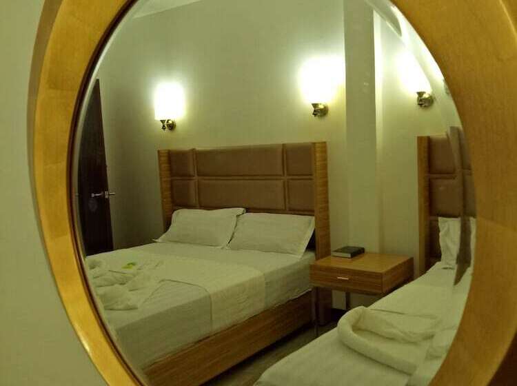 חדר משפחתי, Meaco Hotel   Anilao