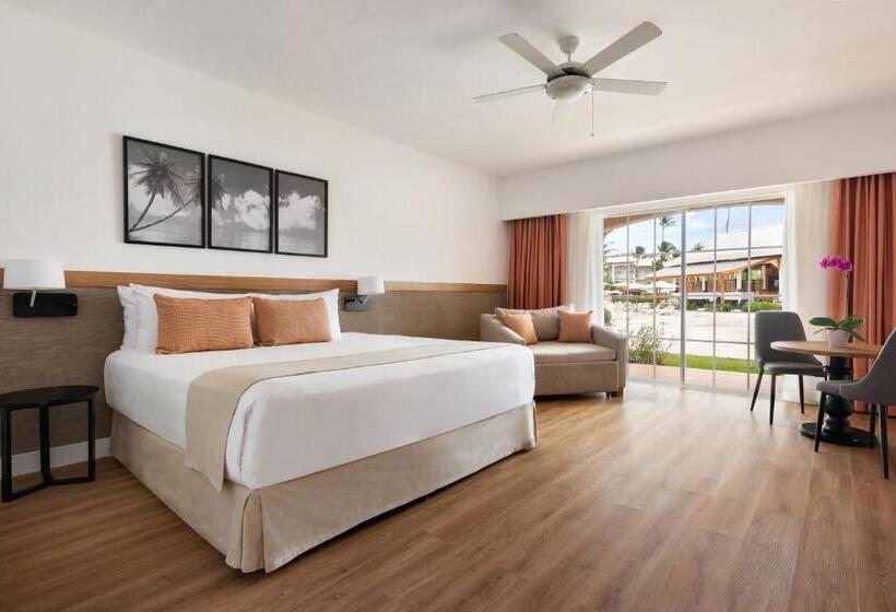 带泳池观景的豪华房, Apartments Punta Cana by Be Live