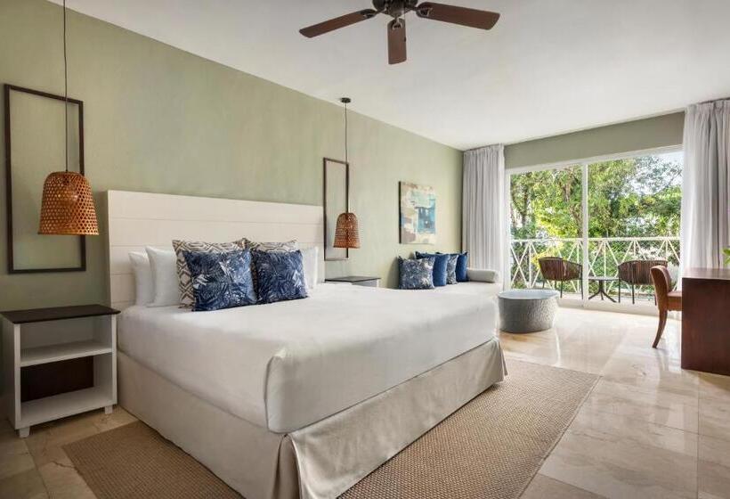 Клубный полулюкс с видом на бассейн, Apartments Punta Cana by Be Live