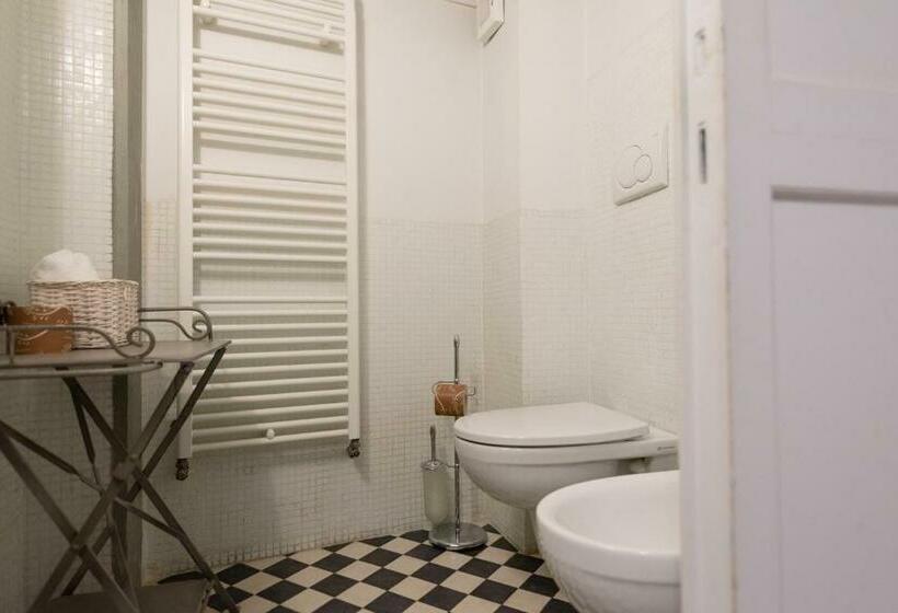 سوییت سوپریور, Corte Dei Neri