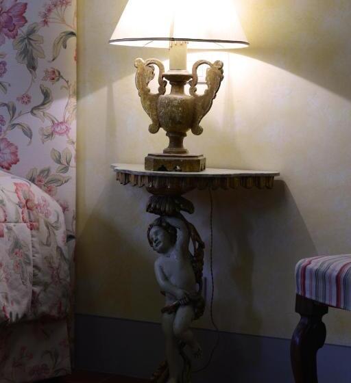 سوییت لوکس, Corte Dei Neri