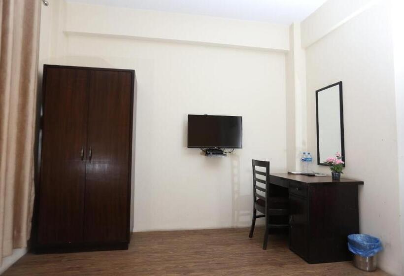 سوییت جونیور با بالکن, Hema