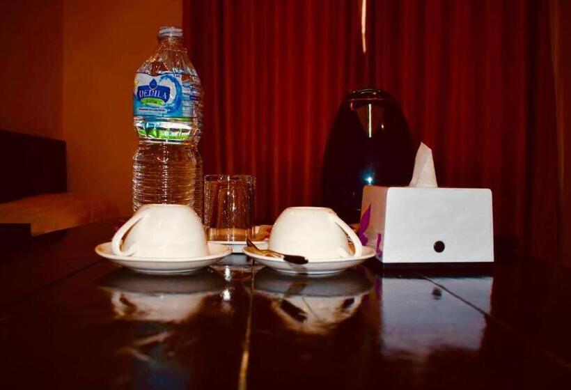 سوییت جونیور, Hema