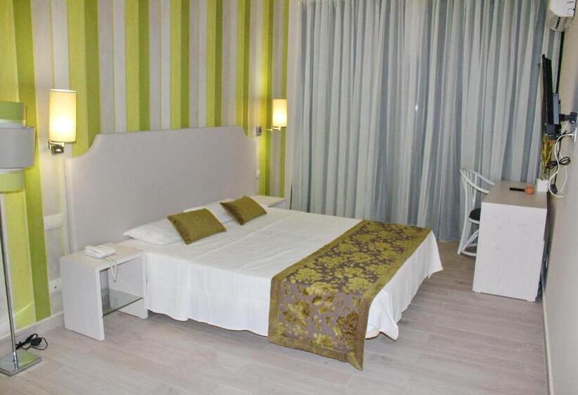 اتاق استاندارد سه نفره, Ouril Hotel Agueda