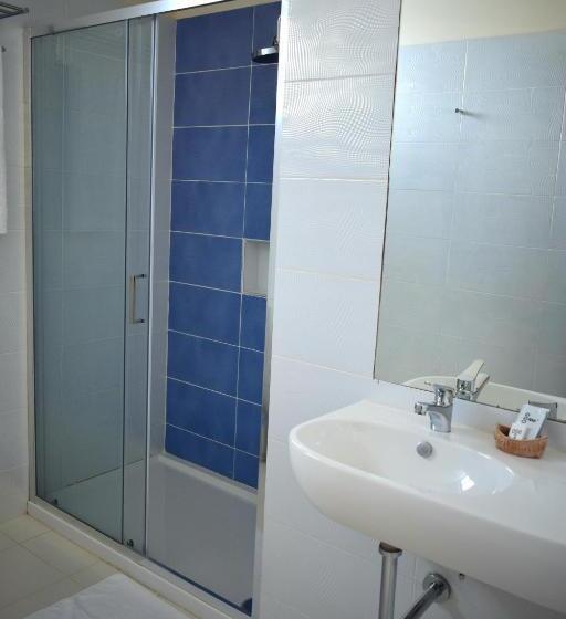 اتاق استاندارد سه نفره, Ouril Hotel Agueda