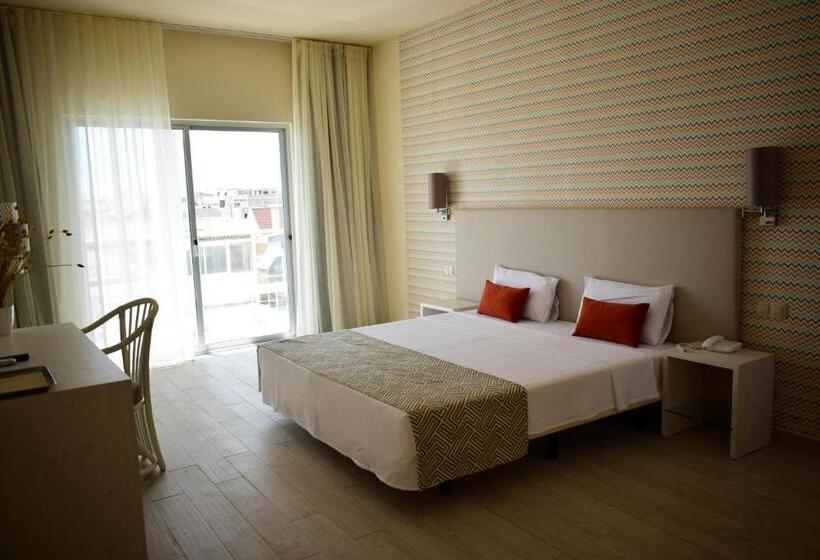 اتاق استاندارد سه نفره, Ouril Hotel Agueda