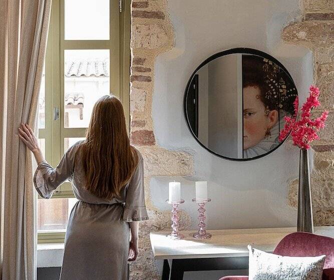 חדר קלאסי, Elia Palatino