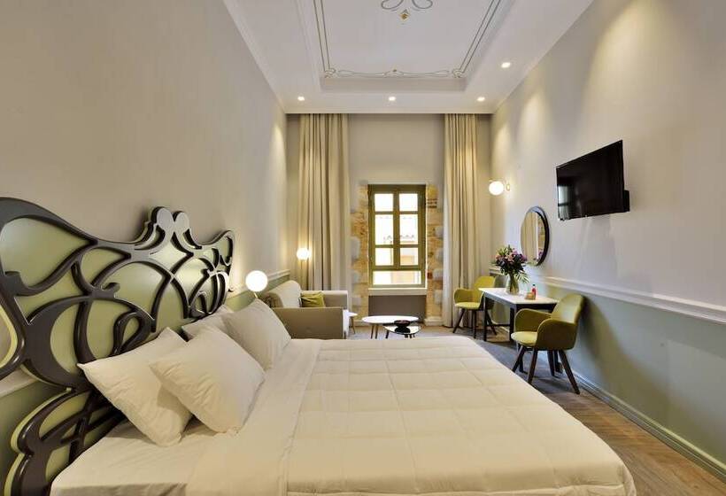 חדר קלאסי, Elia Palatino