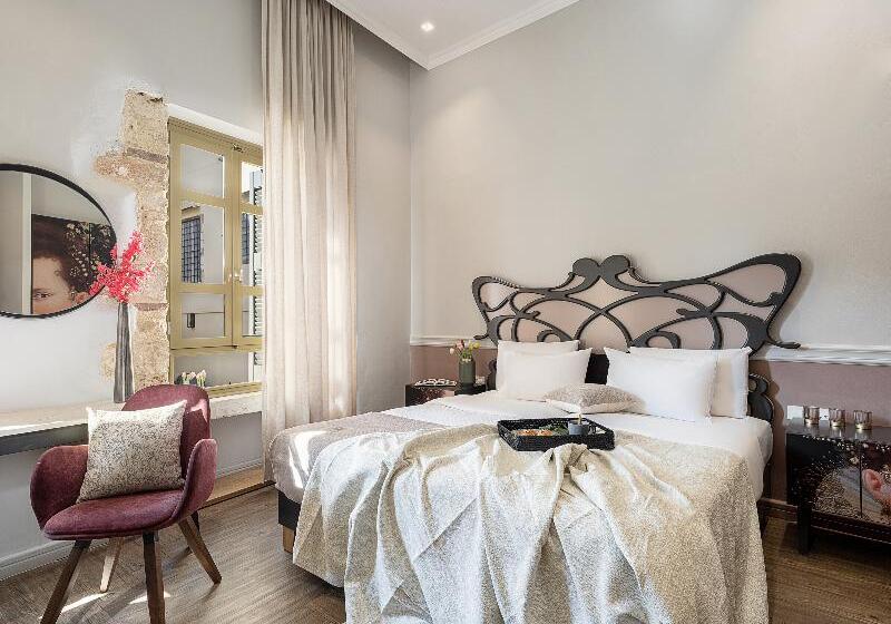 חדר קלאסי, Elia Palatino