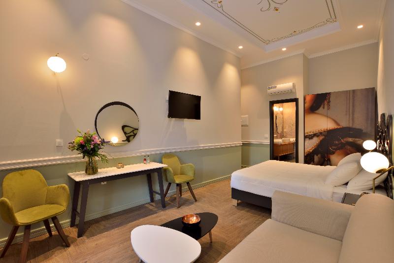 חדר קלאסי, Elia Palatino