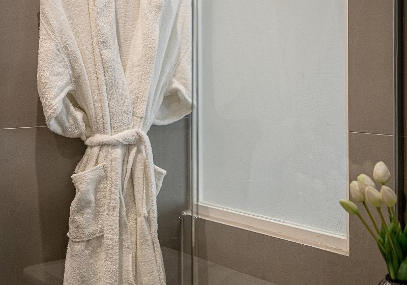 חדר קלאסי, Elia Palatino