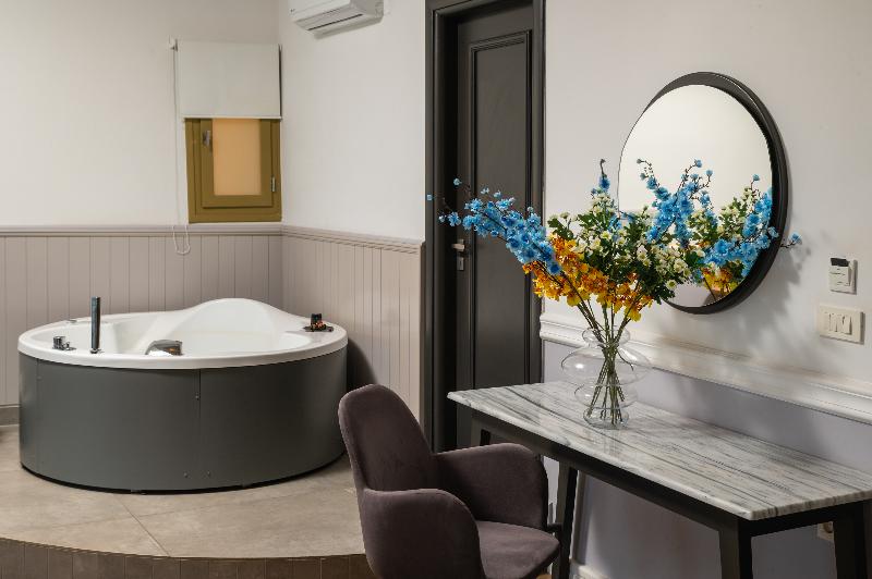 סוויטה, Elia Palatino