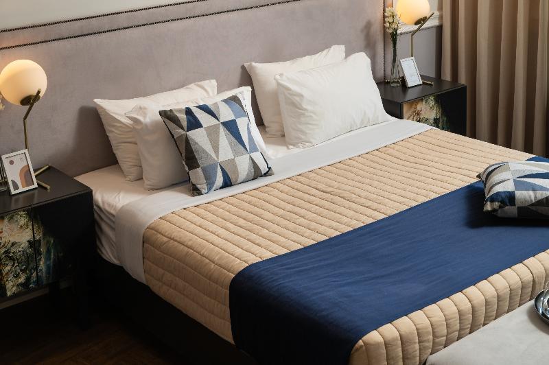 סוויטה, Elia Palatino