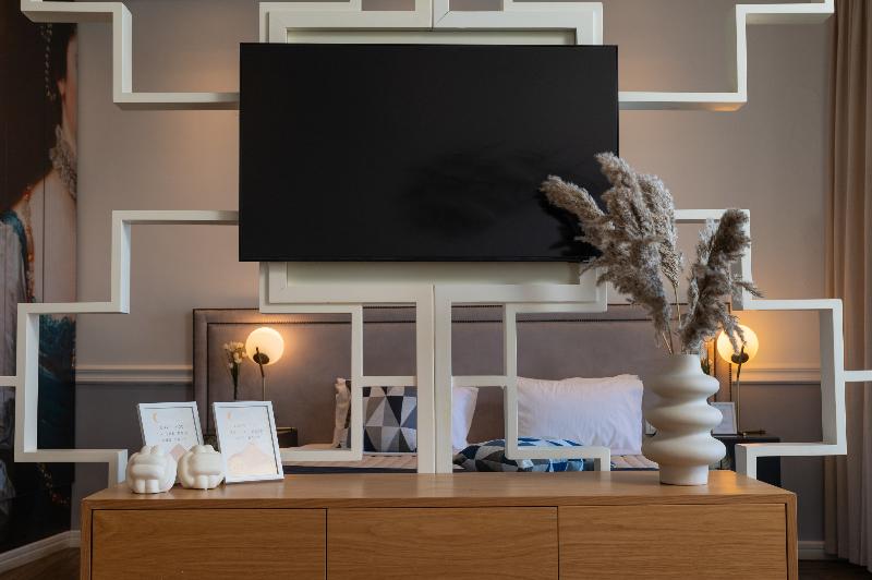 סוויטה, Elia Palatino