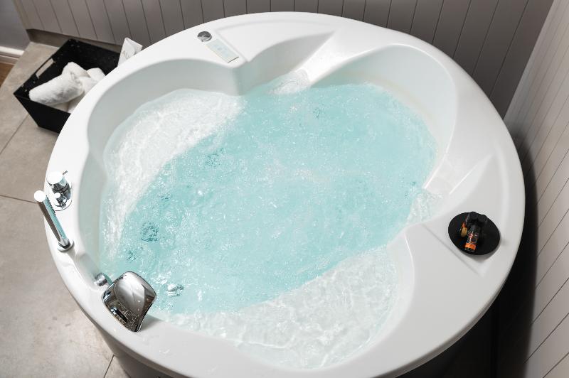 סוויטה, Elia Palatino