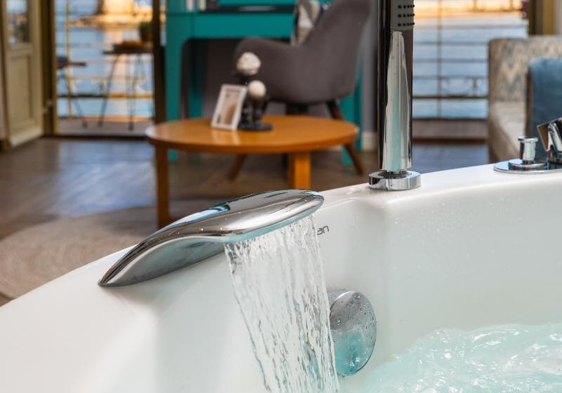 סוויטה, Elia Palatino