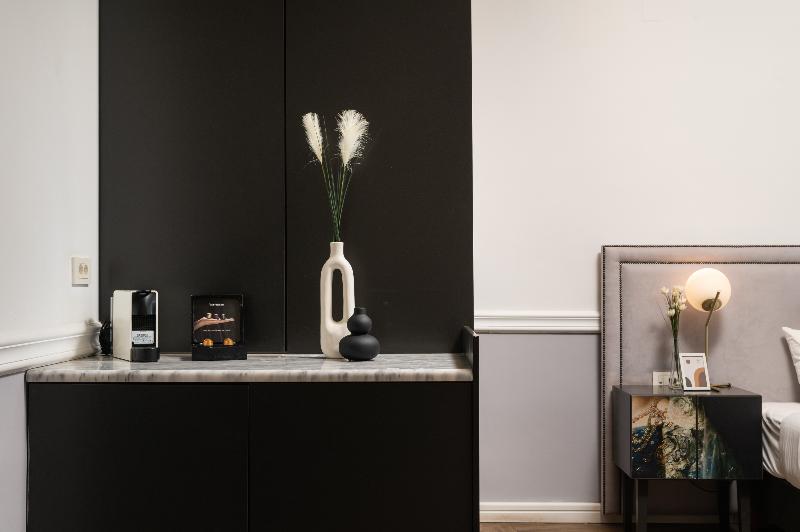 סוויטה, Elia Palatino