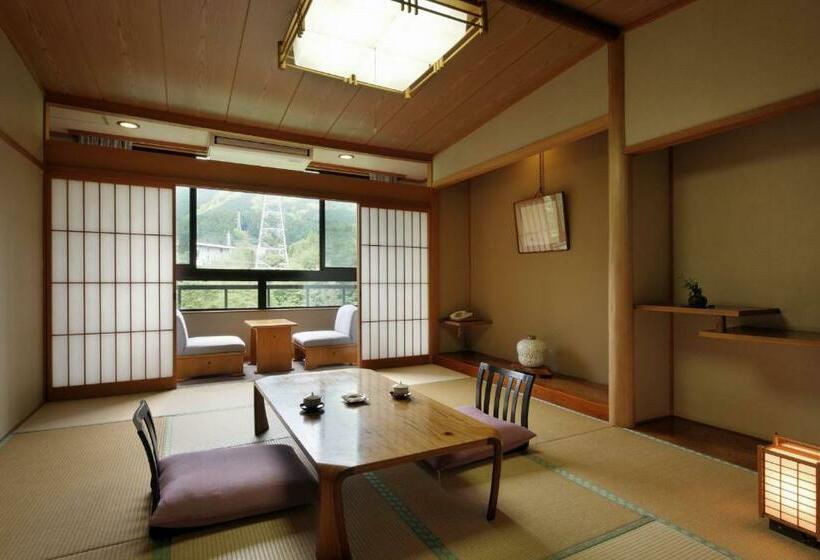 חדר סטנדרט, Nanaeyae