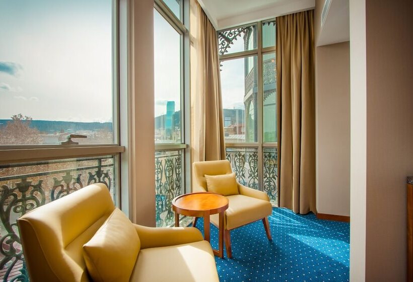 اتاق سوپریور با تخت بزرگ, New Tiflis