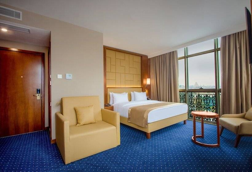 اتاق سوپریور با تخت بزرگ, New Tiflis