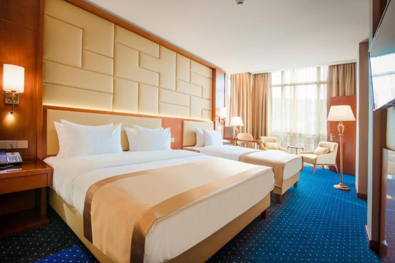 اتاق خانوادگی, New Tiflis