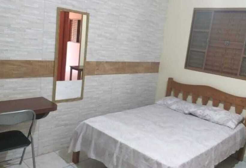 家庭间, Pousada Paraiso