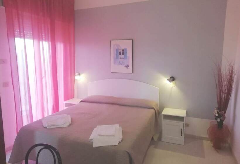 Habitación Estándar, Rita