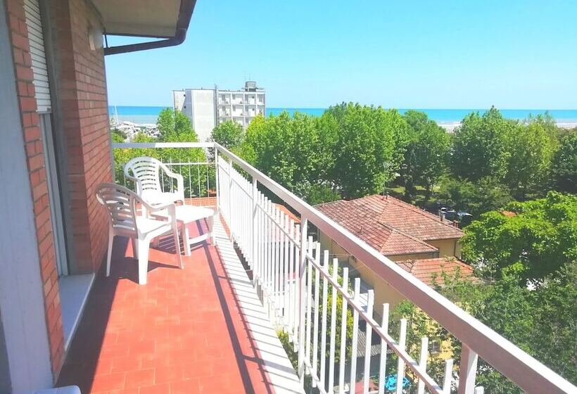 Habitación Estándar, Rita