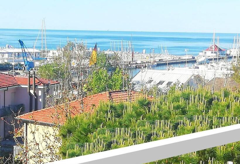 Habitación Cuádruple Estándar, Rita