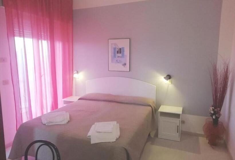 Habitación Estándar, Rita