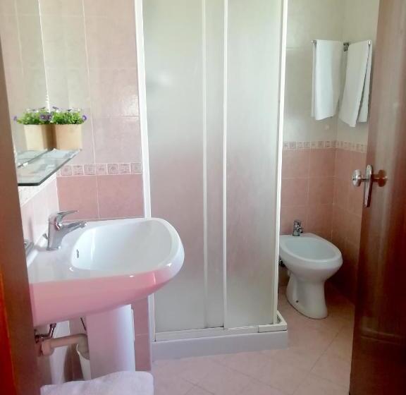 Habitación Cuádruple Estándar, Rita